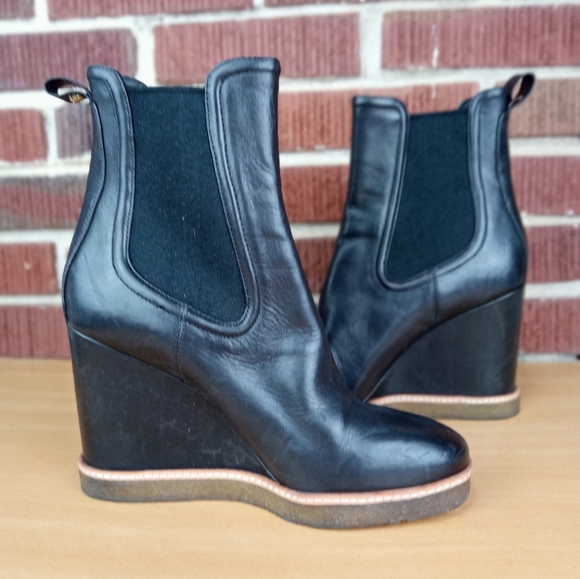 NWT Veronica Beard 'Aari 2' Water-Repellent Genuine Leather Wedge Booties in Blk - Picture 7 of 14